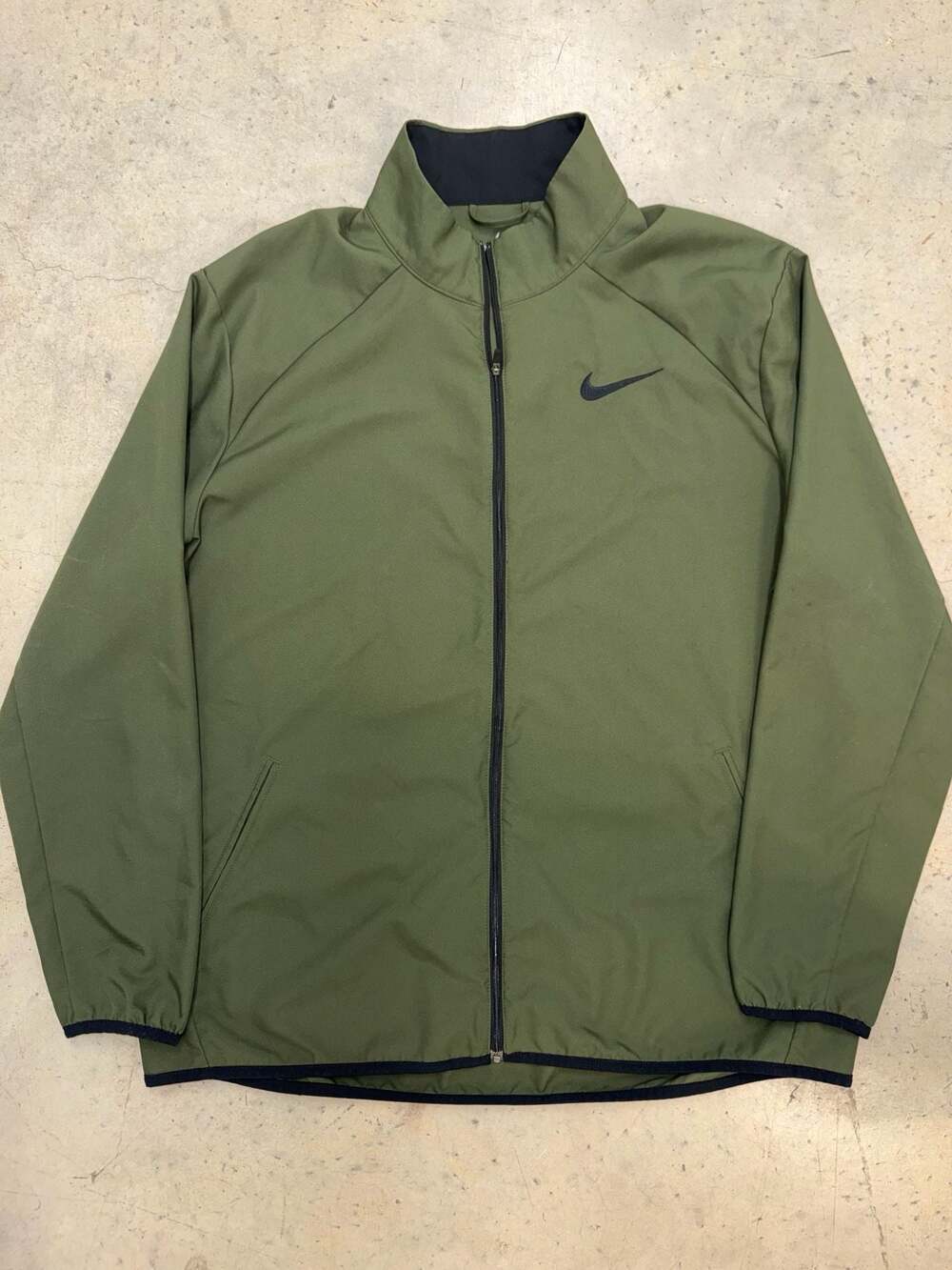 Nike Dri-Fit Men's Full-Zip Lightweight Olive Green Active Wear Training Jacket - Picture 2 of 4
